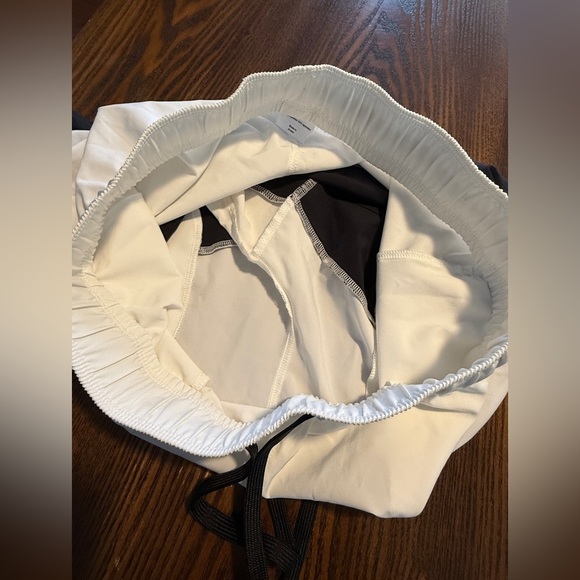 Sports Illustrated Mens Medium Workout Shorts white black EUC activewear gym - Picture 8 of 16